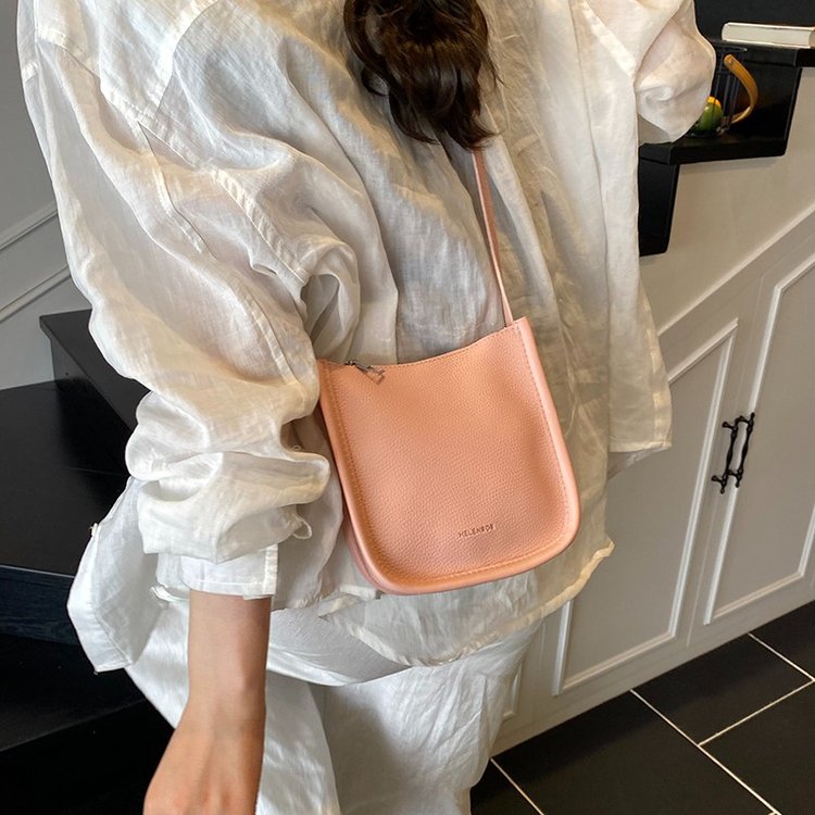 Women's PU Shoulder Bag with Zip Closure - One Size - Image 2