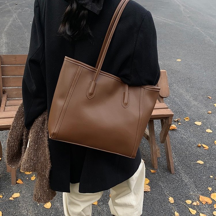 Women's PU Shoulder Bag with Zip Closure Winter 2025 One Size