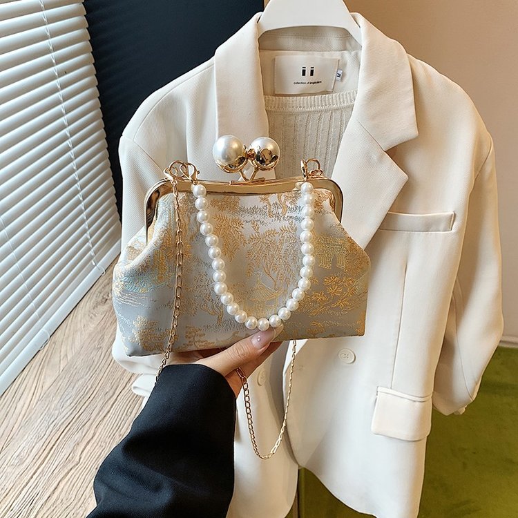 Women's One-Shoulder Crossbody Bag with Lock Closure - Spring 2026 - Image 4