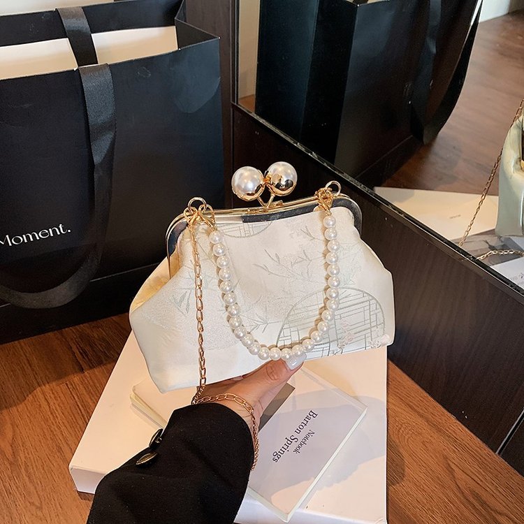 Women's One-Shoulder Crossbody Bag with Lock Closure - Spring 2026 - Image 2