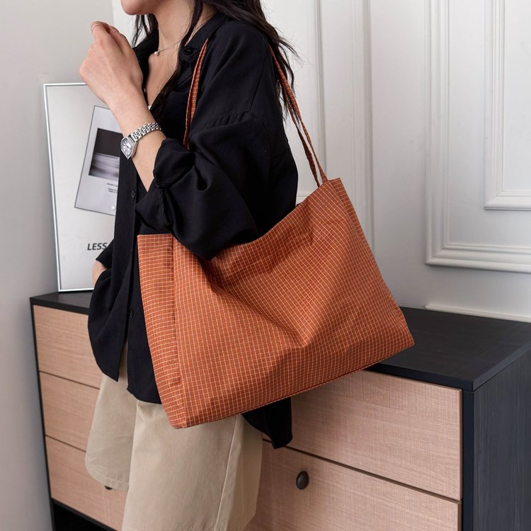 Oxford Cloth Tote Bag with Magnetic Closure and Stitching - Orange