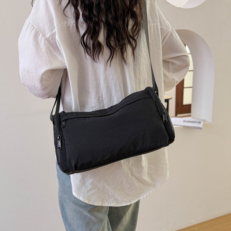 Unisex Horizontal Zip Bag with Colorblock Detail - Fall 2026 - Image 4