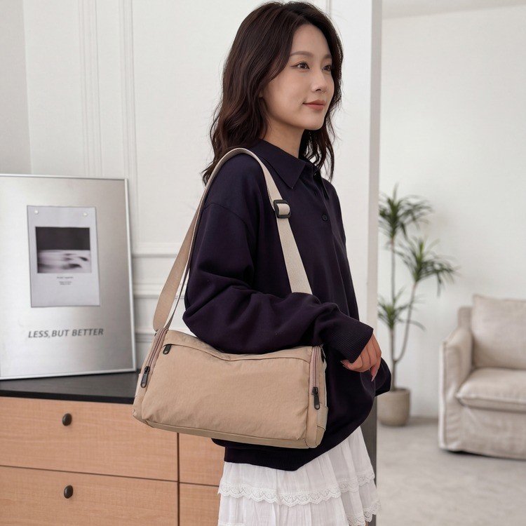 Unisex Horizontal Zip Bag with Colorblock Detail - Fall 2026 - Image 3
